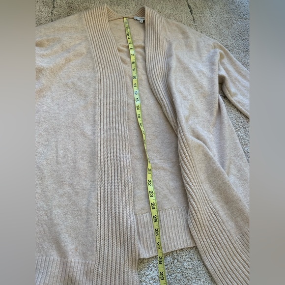 Vince Ribbed Placket Cardigan Size M Sand / Beige Wool & Cashmere EUC D - Picture 9 of 10